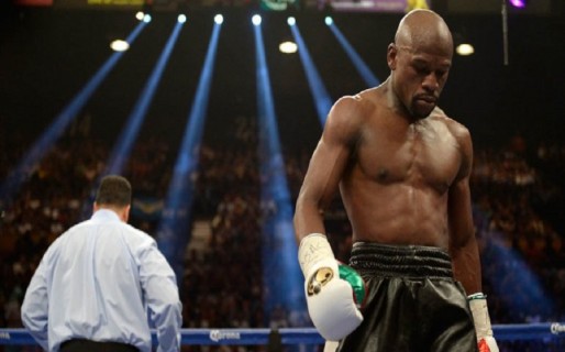 Mayweather perdió el título que ganó en la «pelea del siglo»