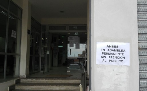 Medida de fuerza en la oficina del Anses
