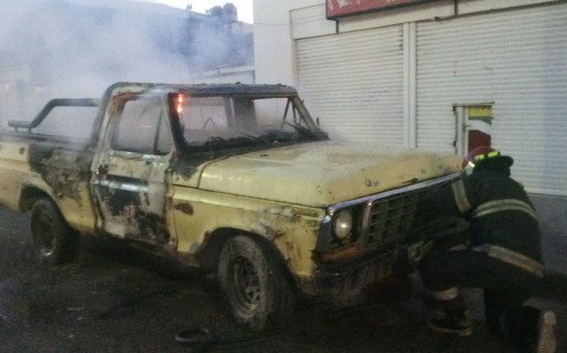 Incendio de una camioneta