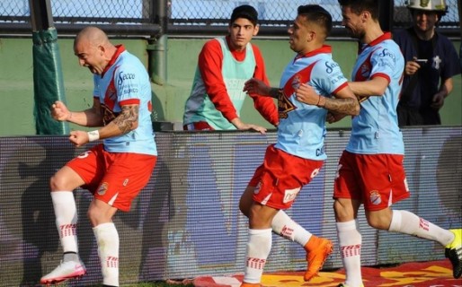 Arsenal derrotó 2-0 a Tigre pero renunció Caruso