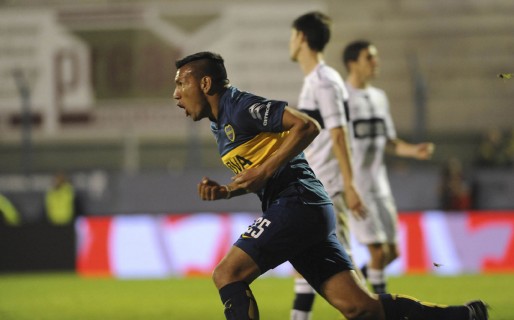 Chávez le dio un triunfo vital a Boca