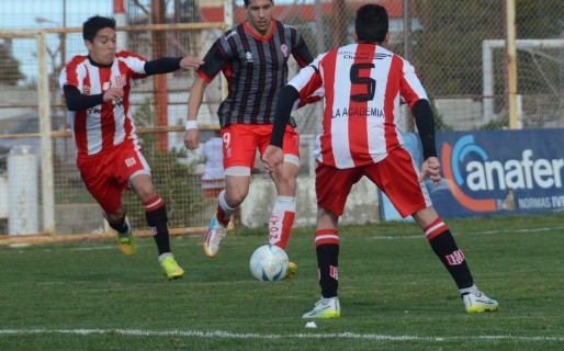 Huracán alcanzó a igualar contra Racing de Trelew