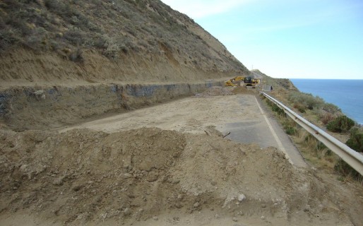 Obras de contención para la zona baja del Camino Perón