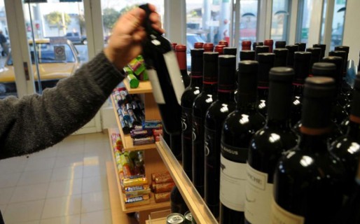 Covid-19: ¿Se puede tomar alcohol después de vacunarse?