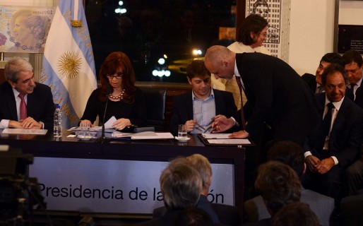 Buzzi firmó con CFK un nuevo tramo del Desendeudamiento