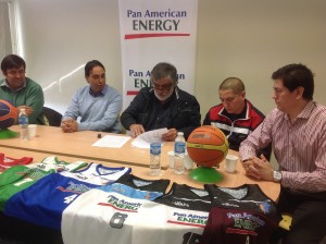 entrega camisetas caleta olivia pae basquet
