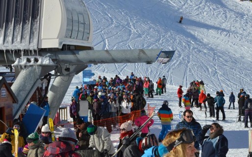 Sábado récord con casi 4000 esquiadores en La Hoya