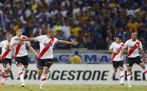 River goleó y se quedó con la Suruga Bank