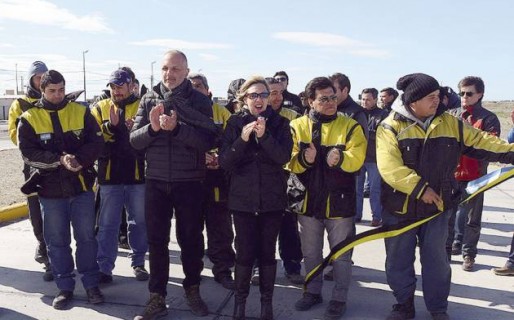 Buzzi inauguró tramo de asfalto de la Ruta Interbalnearia