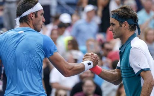 Mayer no pudo hacer demasiado ante Federer