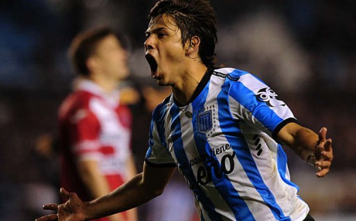 Racing venció a Argentinos en los minutos finales