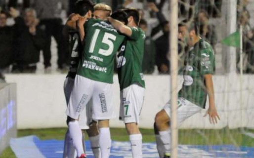 Sarmiento le ganó a Defensa por 2 a 1