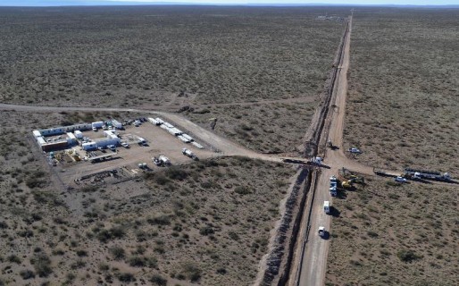 Mapuches bloquearon Loma La Lata y peligra el abastecimiento