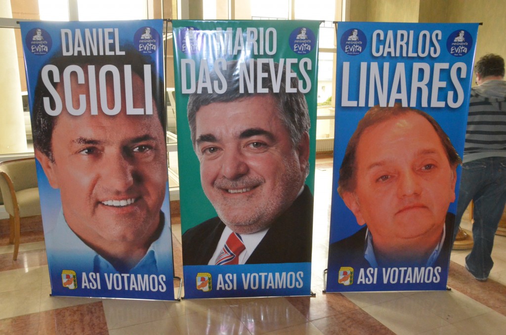 Banners Evita Scioli Das Neves Linares