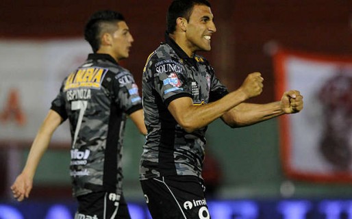 Huracán goleó a Sarmiento y acaricia la permanencia