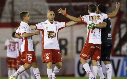 Huracán fue una tromba y goleó a Sport Recife