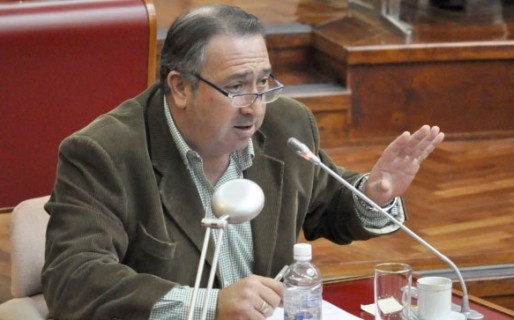 Ingram salió al cruce de Galo Oviedo