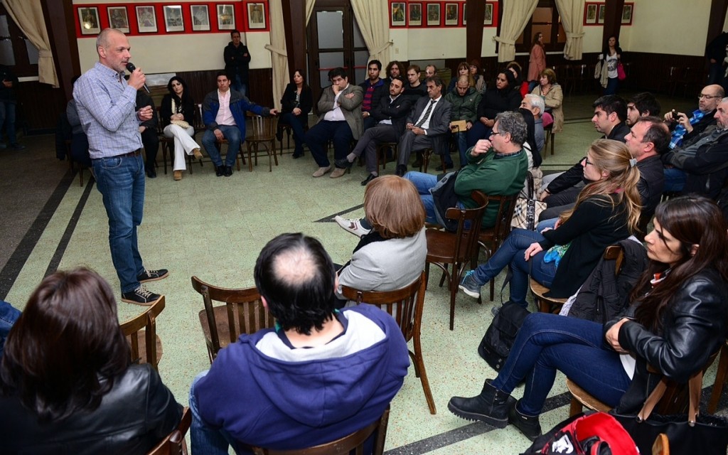 buzzi reunion con profesionales1