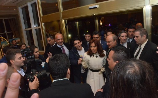 Cristina anunciaría su disposición a proteger fuentes laborales en el petróleo