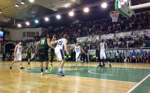 Gimnasia aplastó a un diezmado Bahía Basket