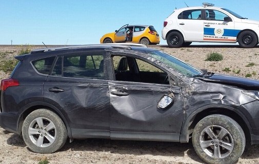 Una camioneta volcó en Cañadón Ferrays