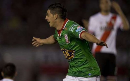 Huracán sorprendió a River en el Monumental