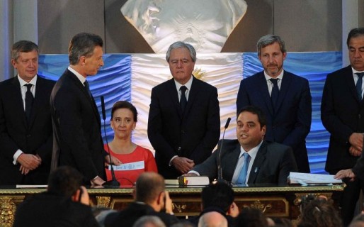 Macri le tomó juramento a sus ministros