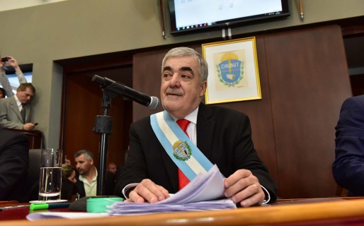 Das Neves promulgó la Emergencia Económica y dio de baja el veto