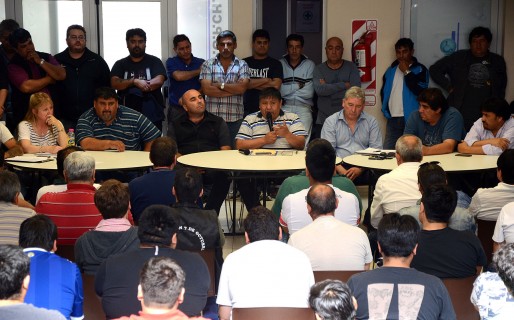 Petroleros se movilizarán “en defensa del trabajo, el salario y la familia”