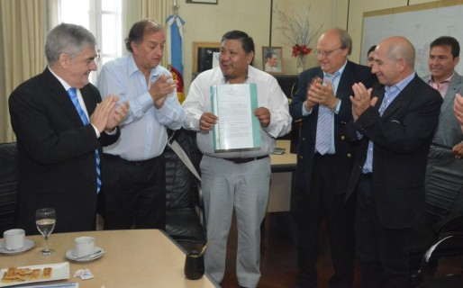 La MCR entregó 200 lotes para Petroleros Privados