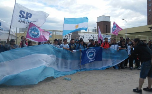 Trabajadores se movilizaron en el centro contra los despidos