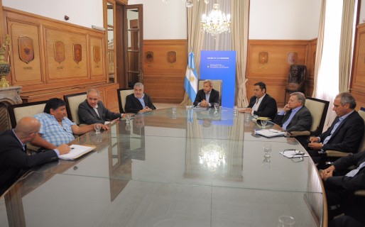 Das Neves le pidió colaboración a Nación y a las petroleras