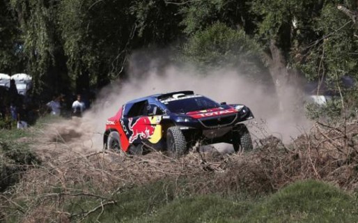 Con la amenaza del mal clima, Loeb y los Patronelli pasaron la 2da etapa