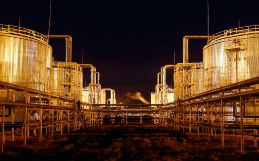 La sobreoferta petrolera seguirá al menos hasta fin de año