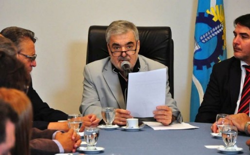 «No hay que ir a mendigar al Estado nacional»