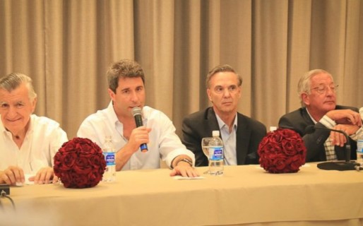Gobernadores del PJ amenazan a Macri por la coparticipación