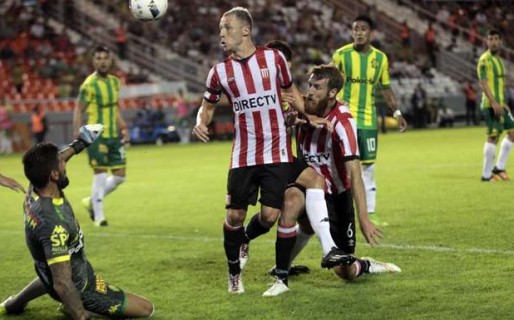 Estudiantes ganó en Mar Del Plata y se prende