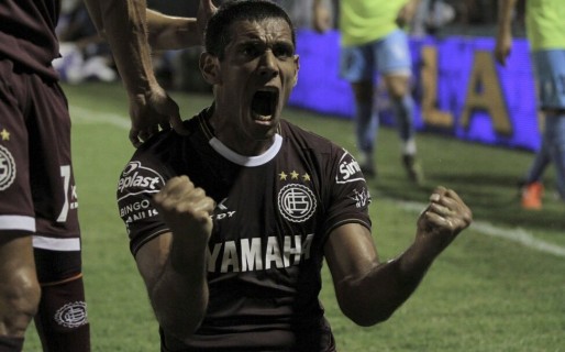 Lanús le ganó 1-0 a Temperley y lidera la Zona B