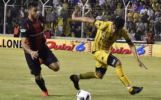 San Lorenzo le ganó 2-0 a Olimpo y lidera la Zona A