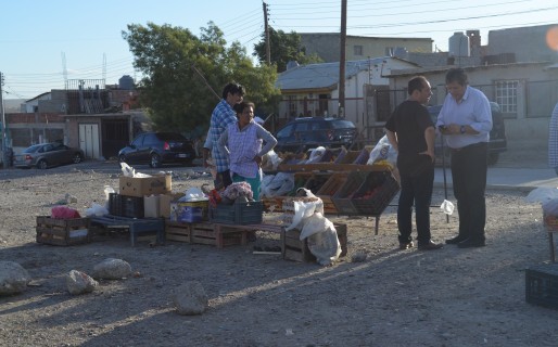 Prohíben venta ambulante a camión de frutas y verduras