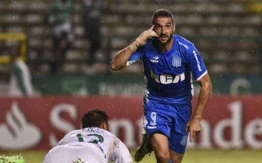 Racing remontó un partido increíble en Colombia