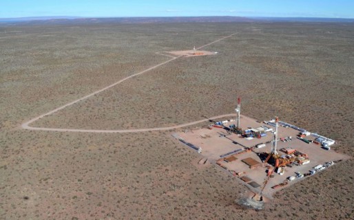 Las petroleras se suben al cambio y piden beneficios