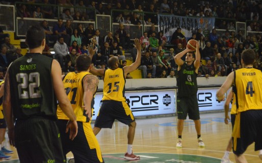 Gimnasia aplastó a Boca y sigue en lo más alto