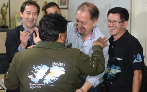 El municipio reconoció a empleados municipales excombatientes