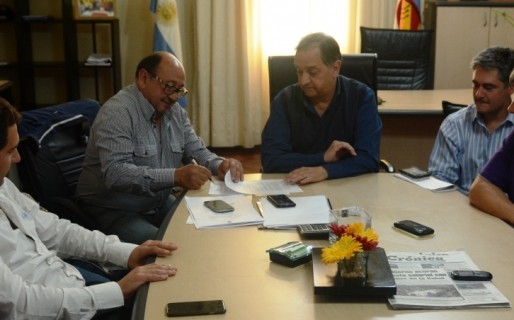 Municipales firmaron un aumento del 21 % por seis meses