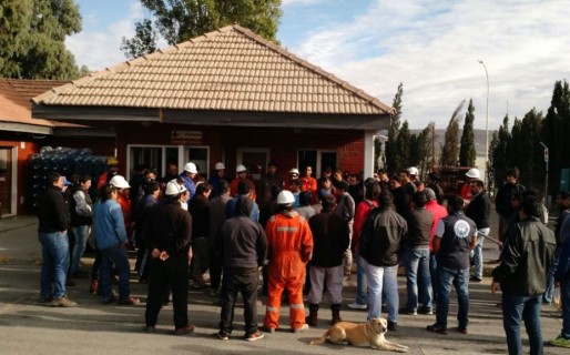 Trabajadores de San Antonio continúan con retención de servicios