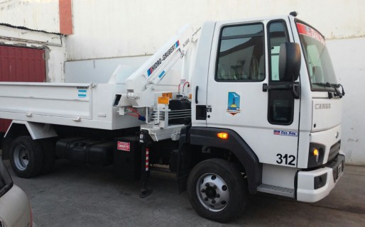El municipio adquirió un camión para agilizar la distribución del Plan Calor