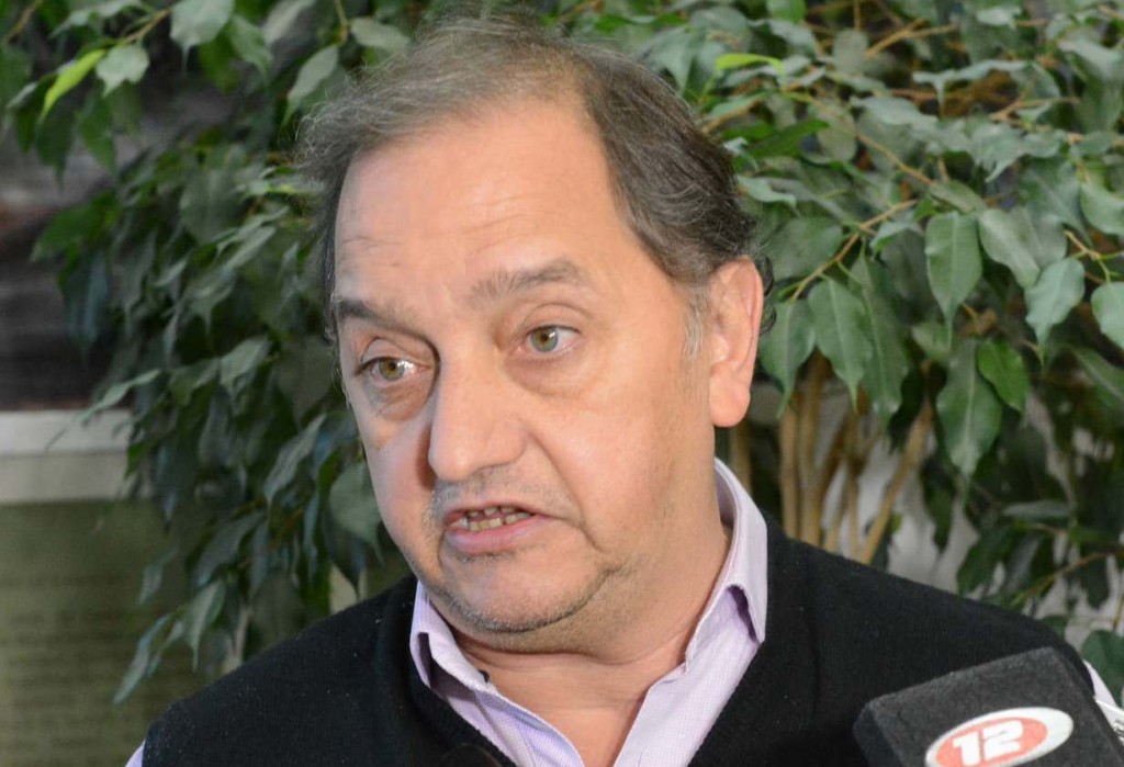 Carlos Linares