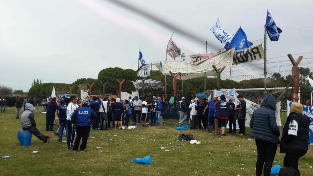 Hinchada Newbery Otamendi