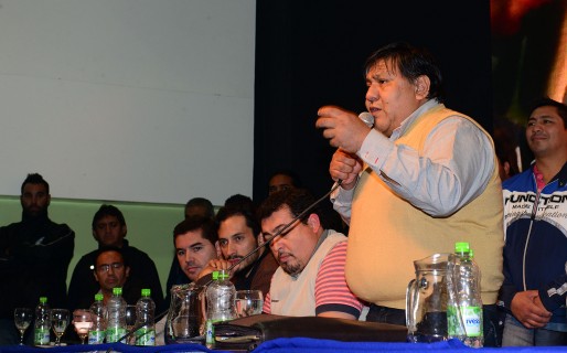 “Sin equipos, no hay paz social”